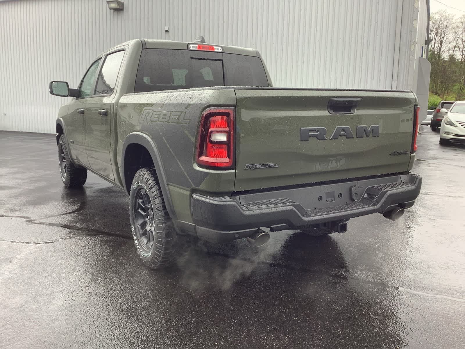 View vehicle photo 7
