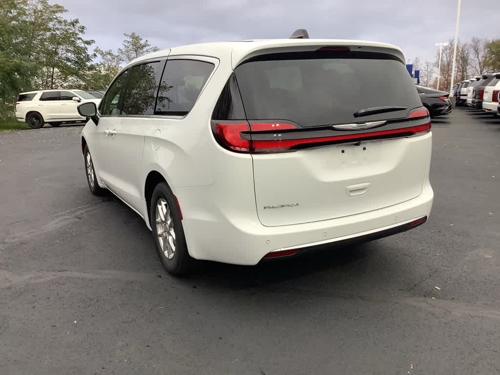 2026 Chrysler Pacifica Select - Photo 7