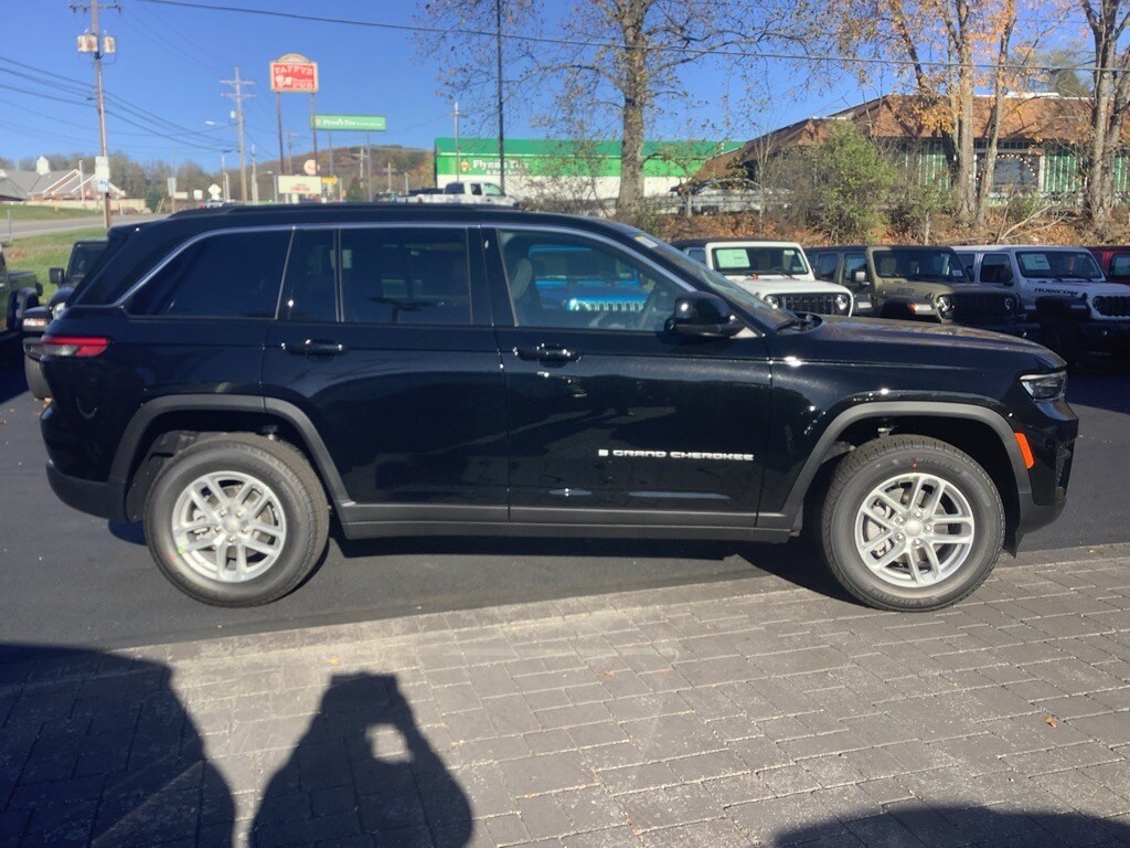 New 2025 Jeep Grand Cherokee LAREDO X 4X4 Sport Utility