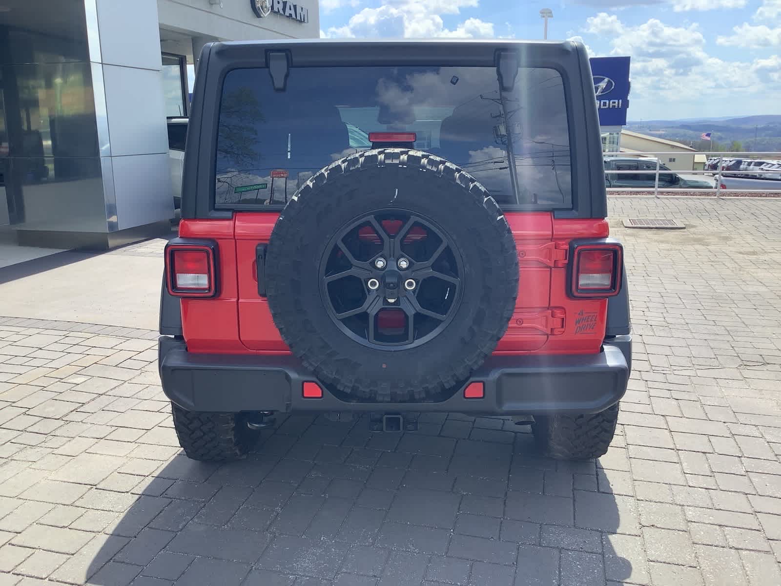 2026 Jeep Wrangler 4-Door Willys - Photo 6