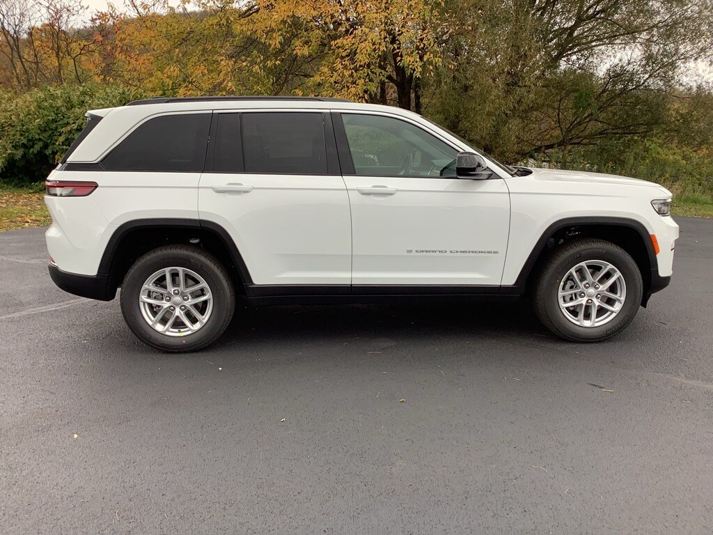 New 2025 Jeep Grand Cherokee LAREDO X 4X4 Sport Utility
