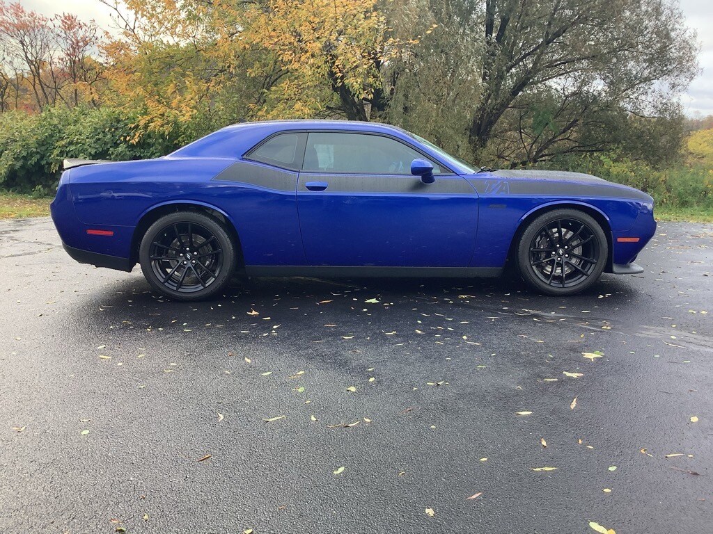 2018 Dodge Challenger R/T photo 2