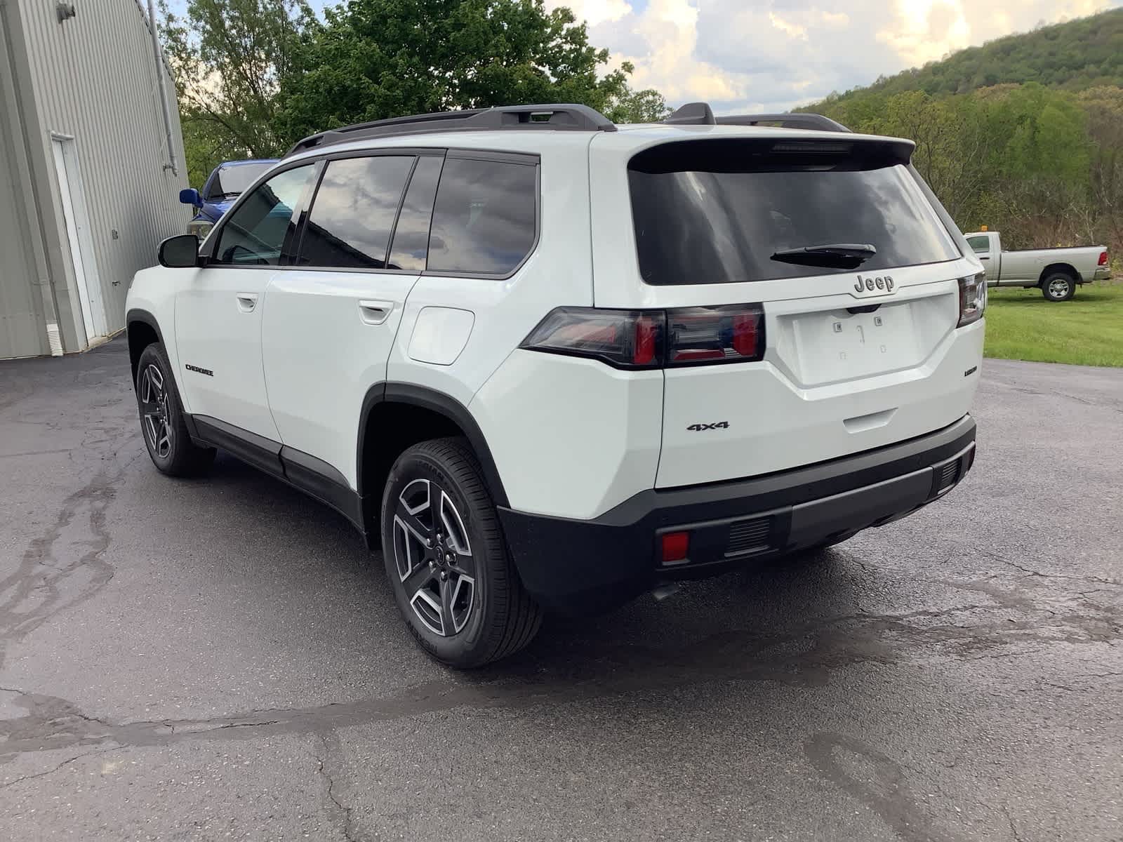 View vehicle photo 6