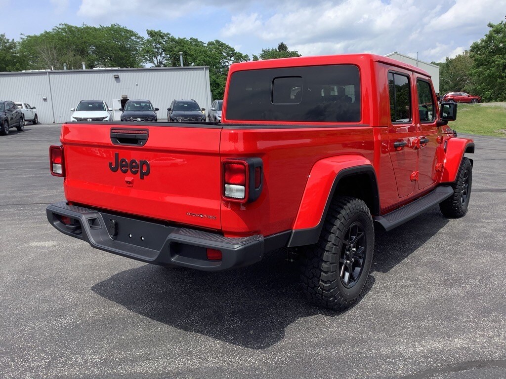 2025 Jeep Gladiator Sport photo 3