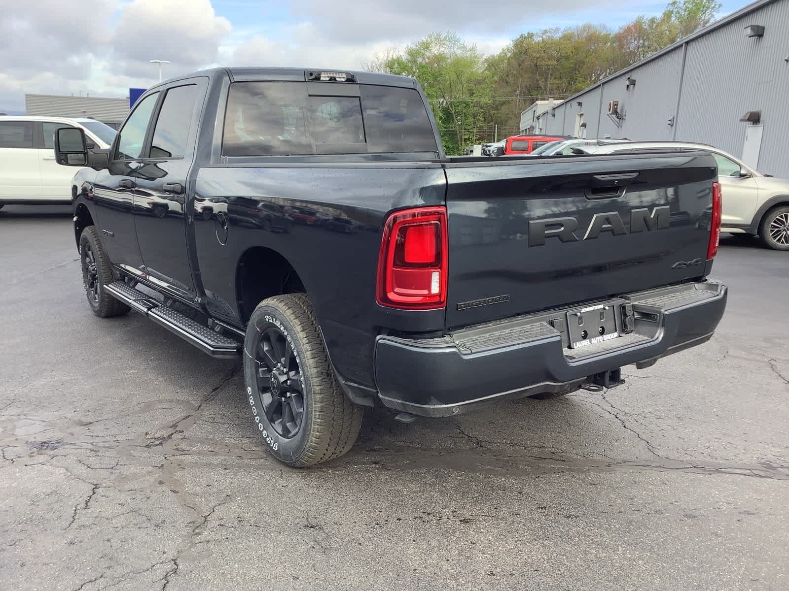 View vehicle photo 6