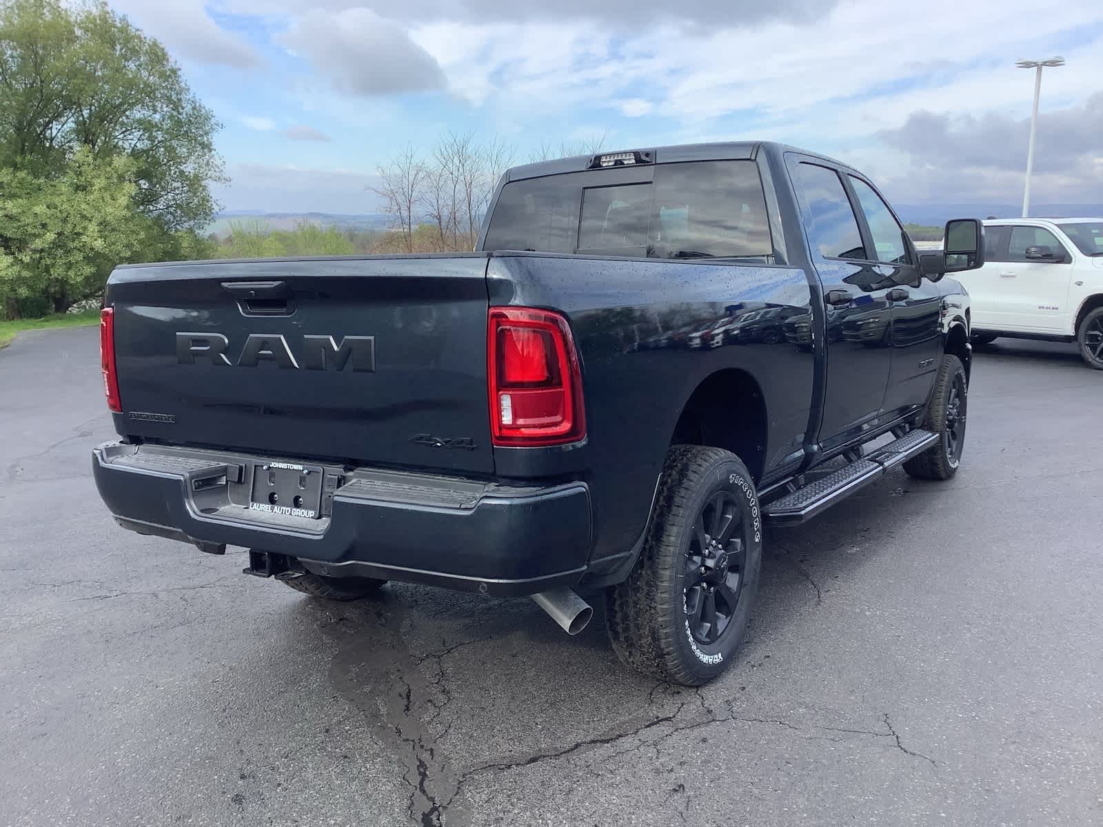 View vehicle photo 4