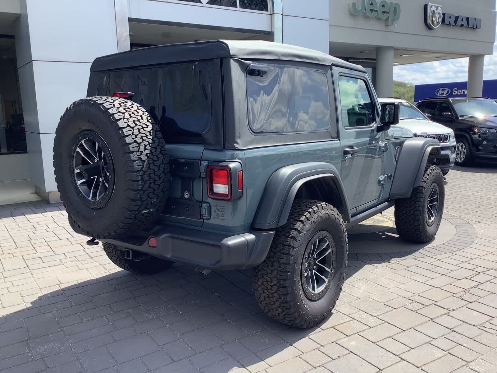 2026 Jeep Wrangler 2-Door Willys - Photo 5