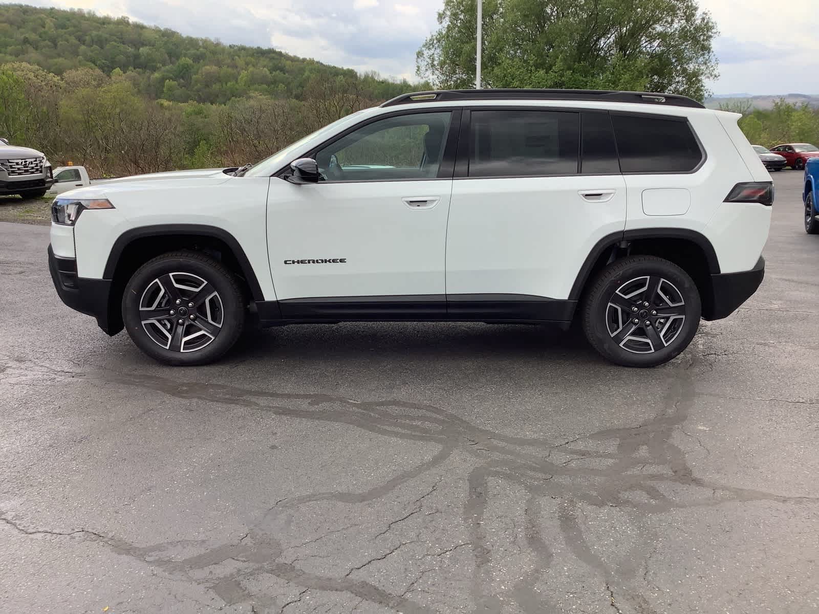 View vehicle photo 7