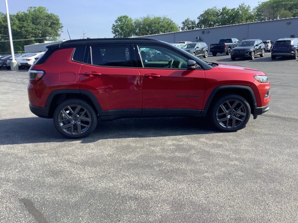 2025 Jeep Compass Limited photo 2