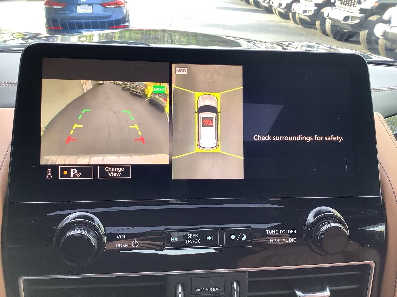 2023 INFINITI QX80 Sensory 4WD - Photo 22