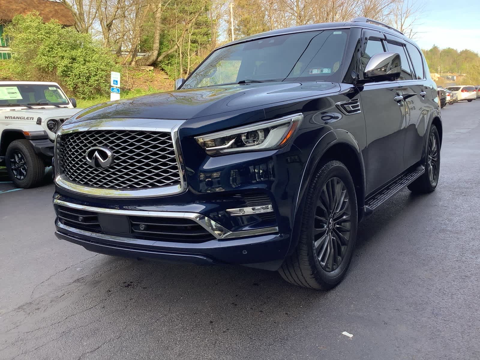 2023 INFINITI QX80 Sensory 4WD - Photo 8