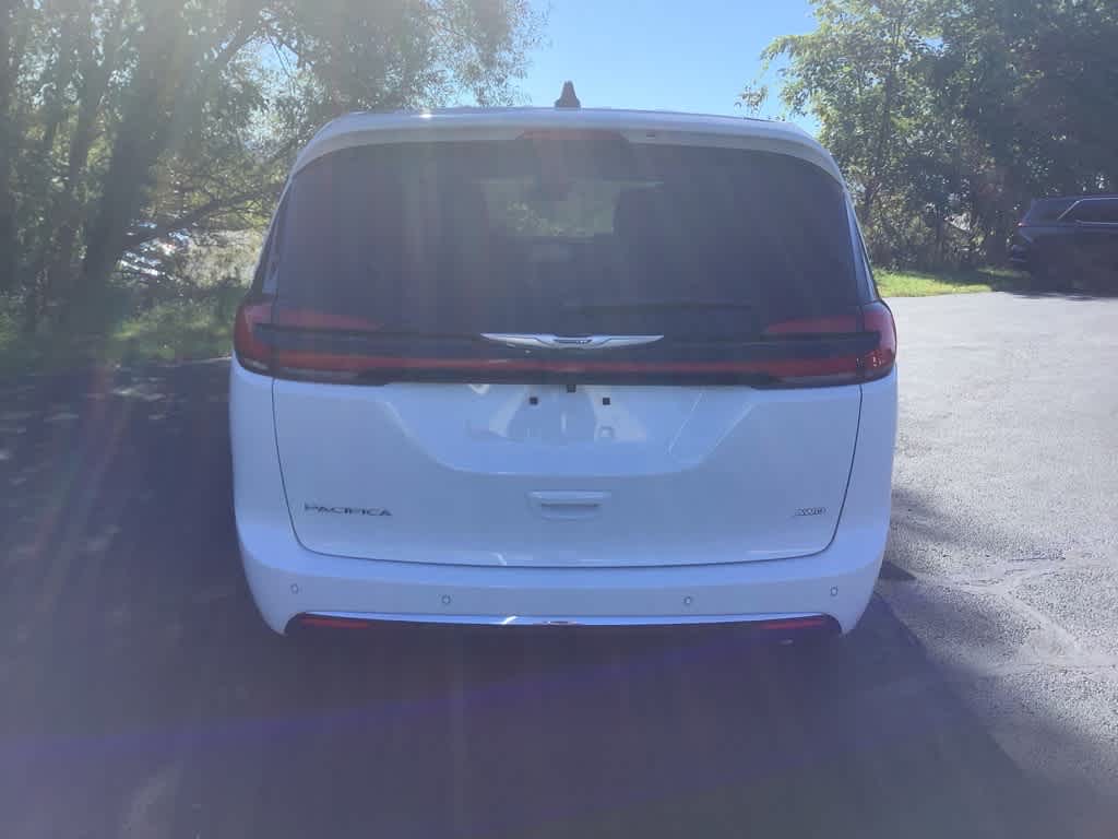2026 Chrysler Pacifica Select - Photo 6