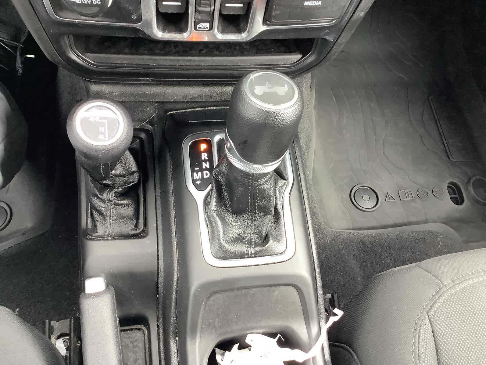 2023 Jeep Wrangler 4-Door Sport S - Photo 20
