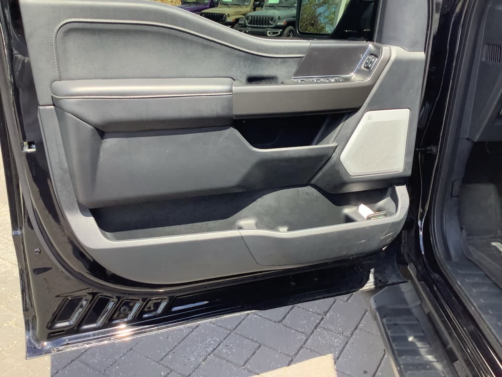 2025 Ford F-150 Lariat - Photo 13