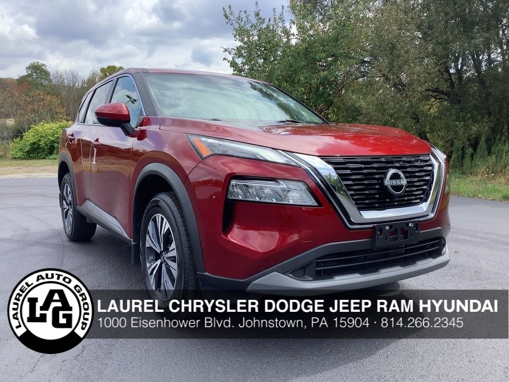 2022 Nissan Rogue SV's photo