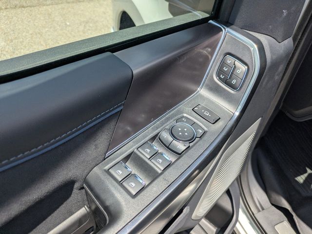 2026 Ford F-250 Super Duty Platinum - Photo 13