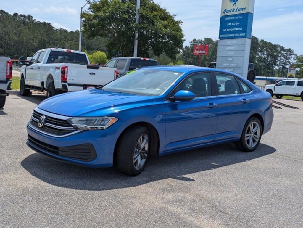 Used 2024 Volkswagen Jetta 1.5T SE Sedan