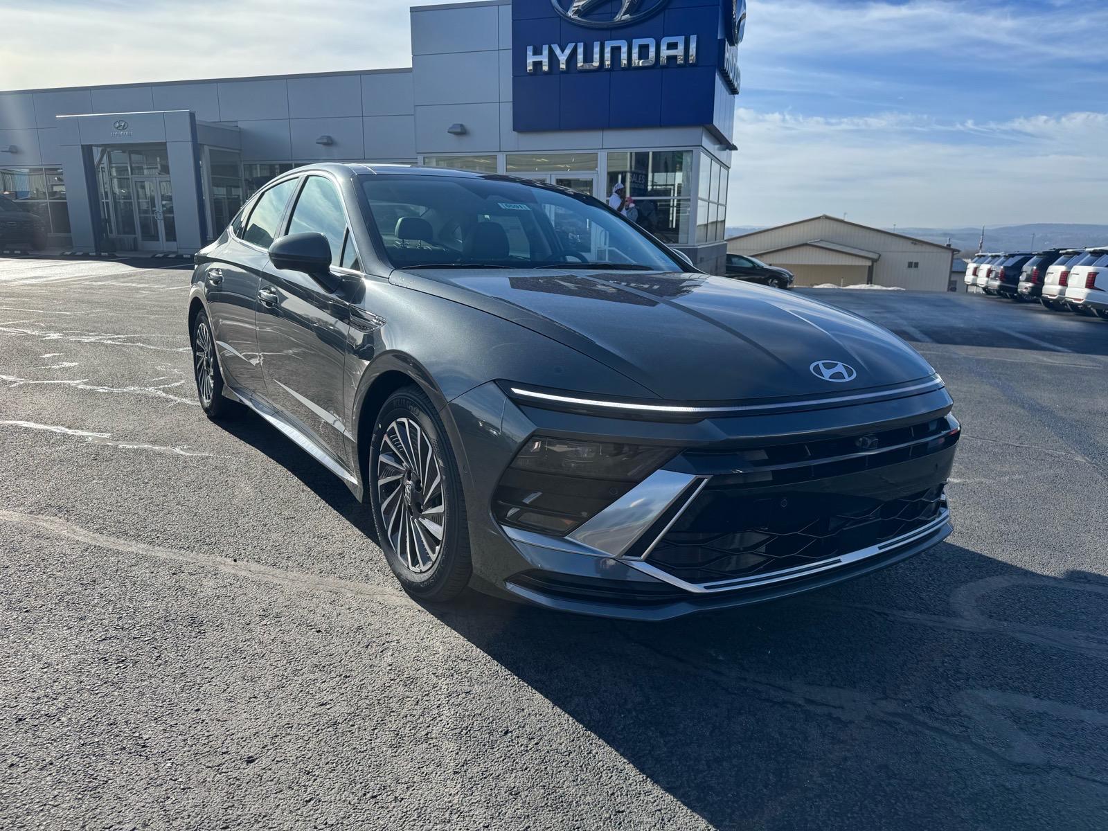 2026 Hyundai Sonata Hybrid Sedan 