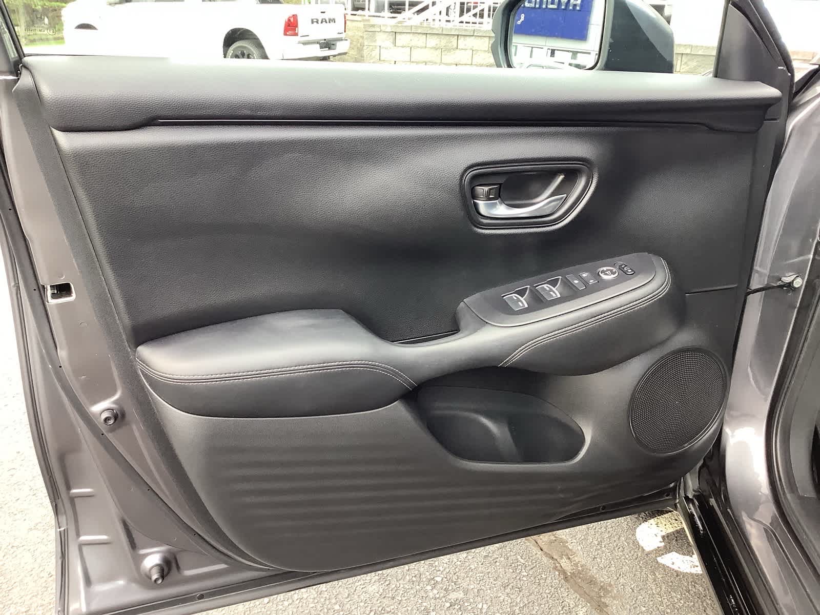 2023 Honda HR-V EX-L - Photo 14