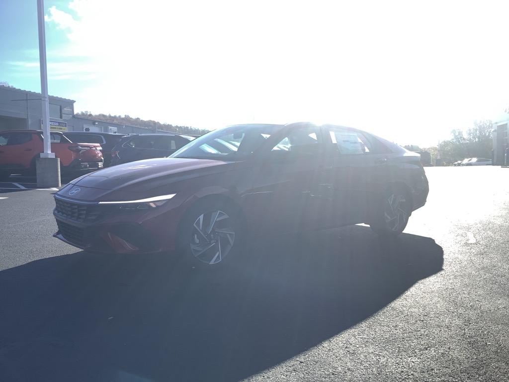 New 2025 Hyundai Elantra SEL Sport Sedan