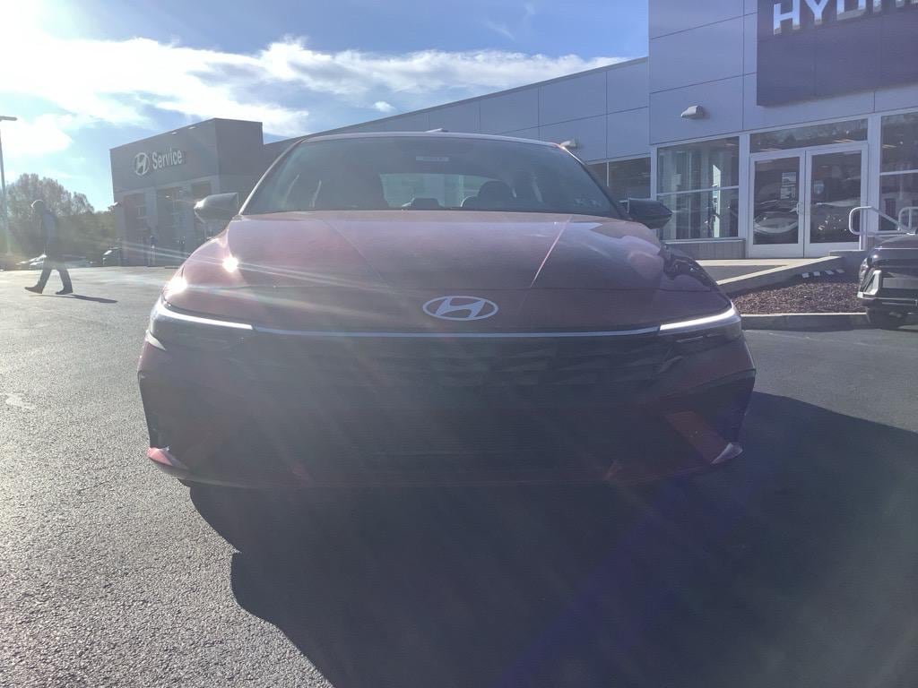 New 2025 Hyundai Elantra SEL Sport Sedan
