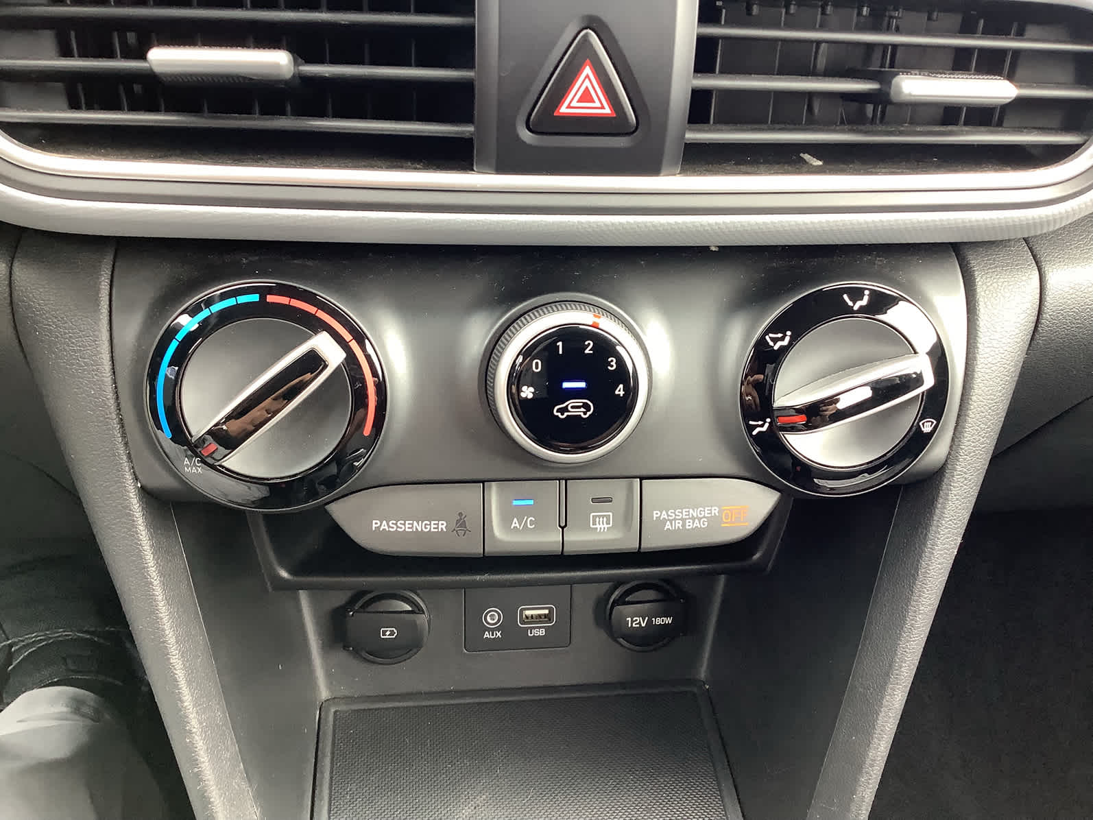 2020 Hyundai Kona SE - Photo 19
