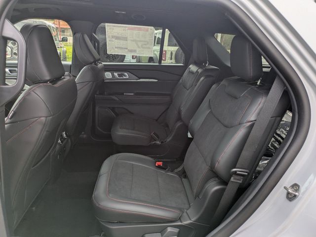2026 Ford Explorer ST - Photo 15