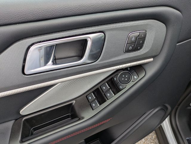 2026 Ford Explorer ST - Photo 14