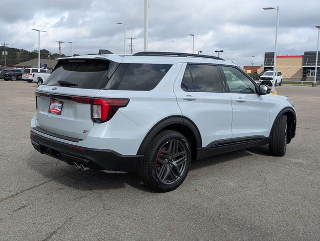 2026 Ford Explorer ST - Photo 8