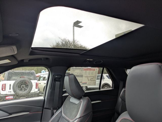 2026 Ford Explorer ST - Photo 13