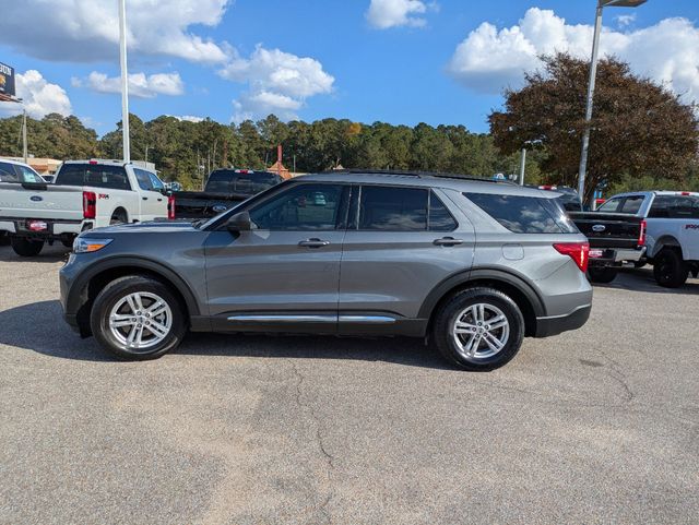 2022 Ford Explorer XLT photo 3