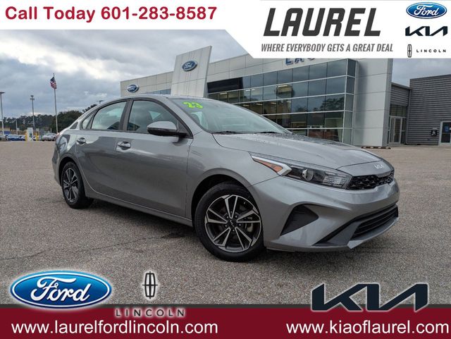 2023 Kia Forte LXS's photo
