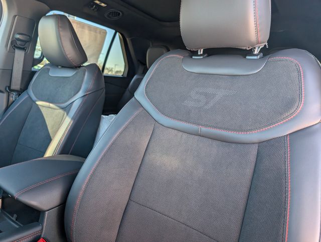 2026 Ford Explorer ST - Photo 14