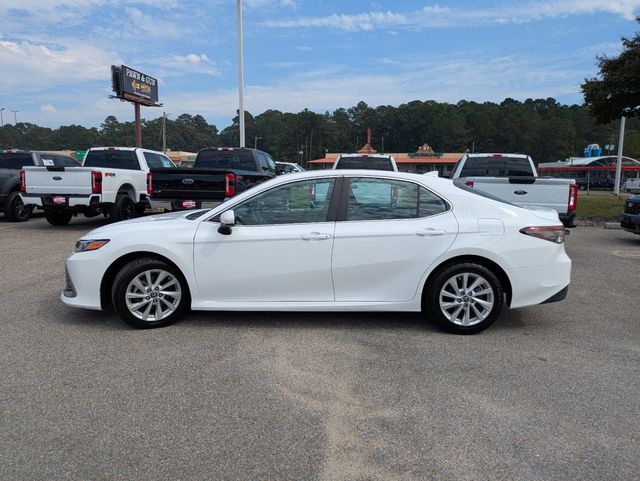 2021 Toyota Camry LE photo 4