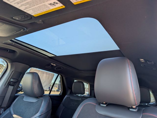 2026 Ford Explorer ST - Photo 24