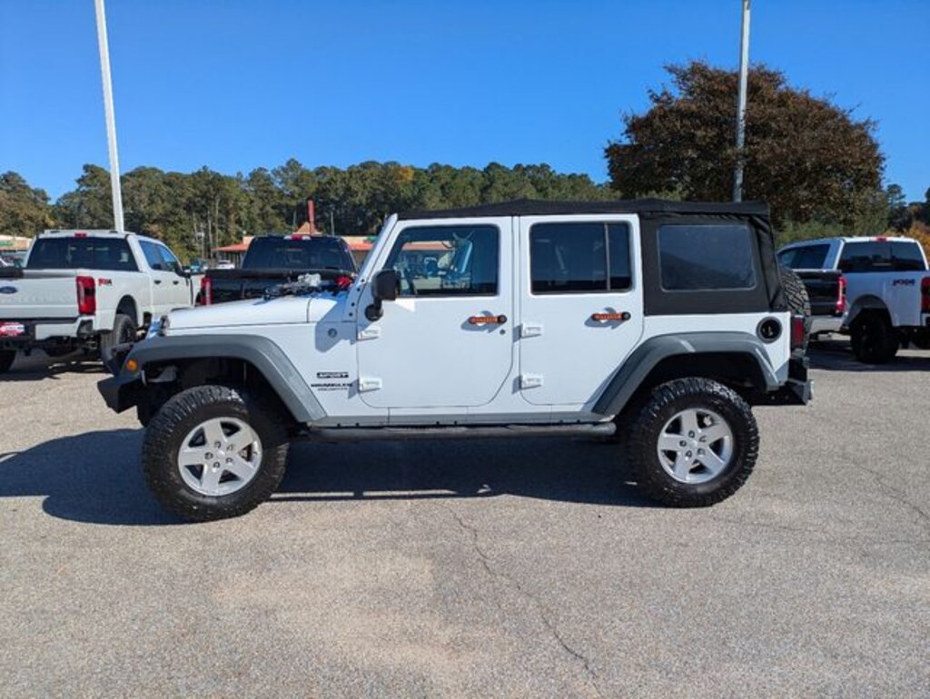 Used 2015 Jeep Wrangler Unlimited Sport SUV
