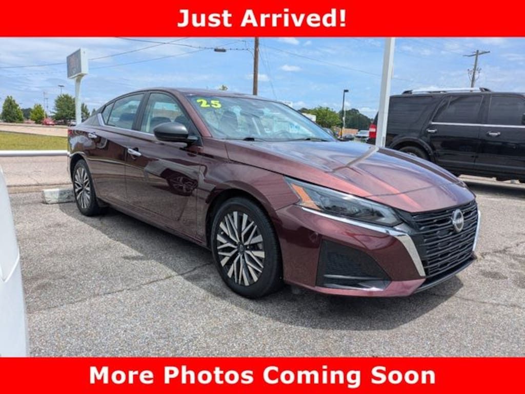 Used 2025 Nissan Altima 2.5 SV Sedan