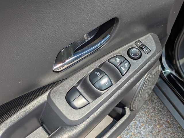 2023 Nissan Kicks SV - Photo 12