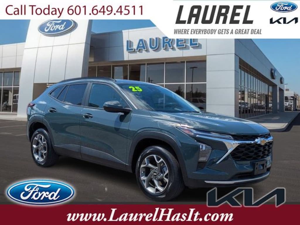 Used 2025 Chevrolet Trax LT SUV