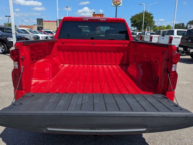 2024 Chevrolet Silverado 1500 LT - Photo 8