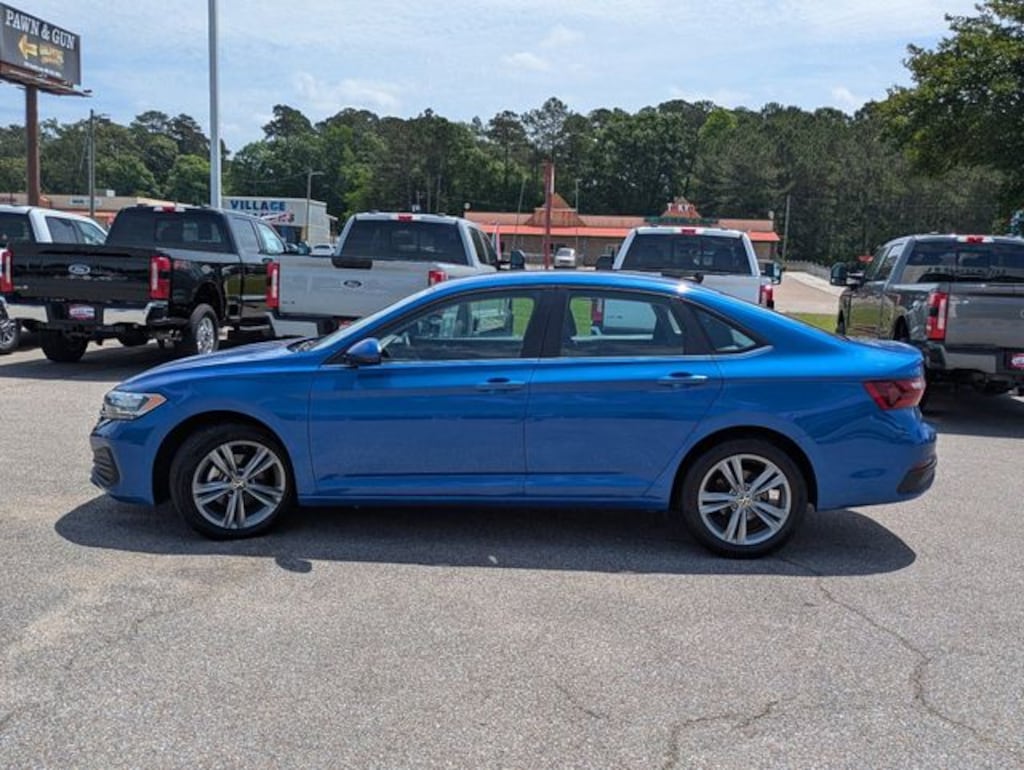 Used 2024 Volkswagen Jetta 1.5T SE Sedan