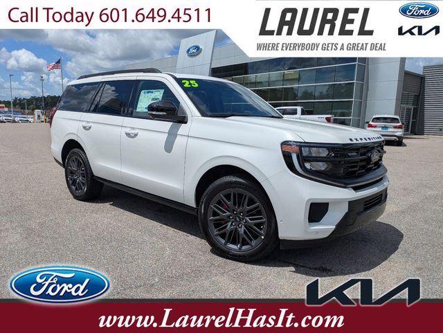 2025 Ford Expedition Platinum's photo