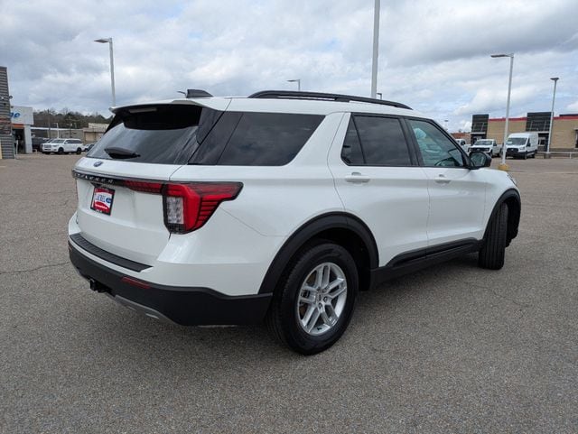 2026 Ford Explorer Active - Photo 8