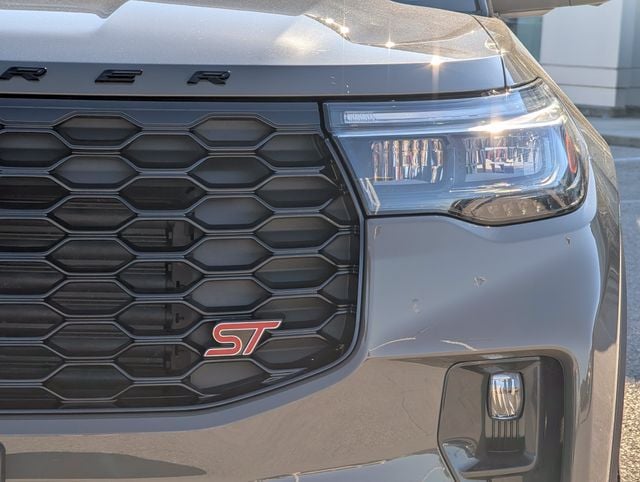 2026 Ford Explorer ST - Photo 10