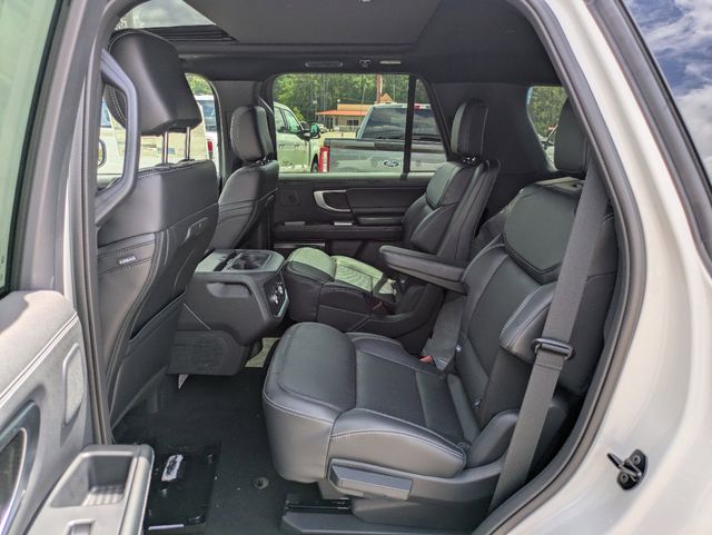 2025 Ford Expedition Platinum - Photo 15
