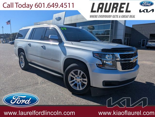 2019 Chevrolet Suburban LT's photo