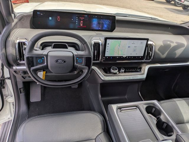 2025 Ford Expedition Platinum - Photo 18