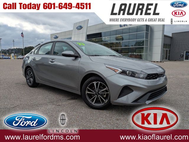 2023 Kia Forte LXS's photo
