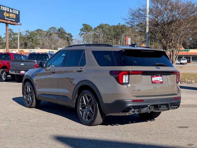 2026 Ford Explorer ST - Photo 6