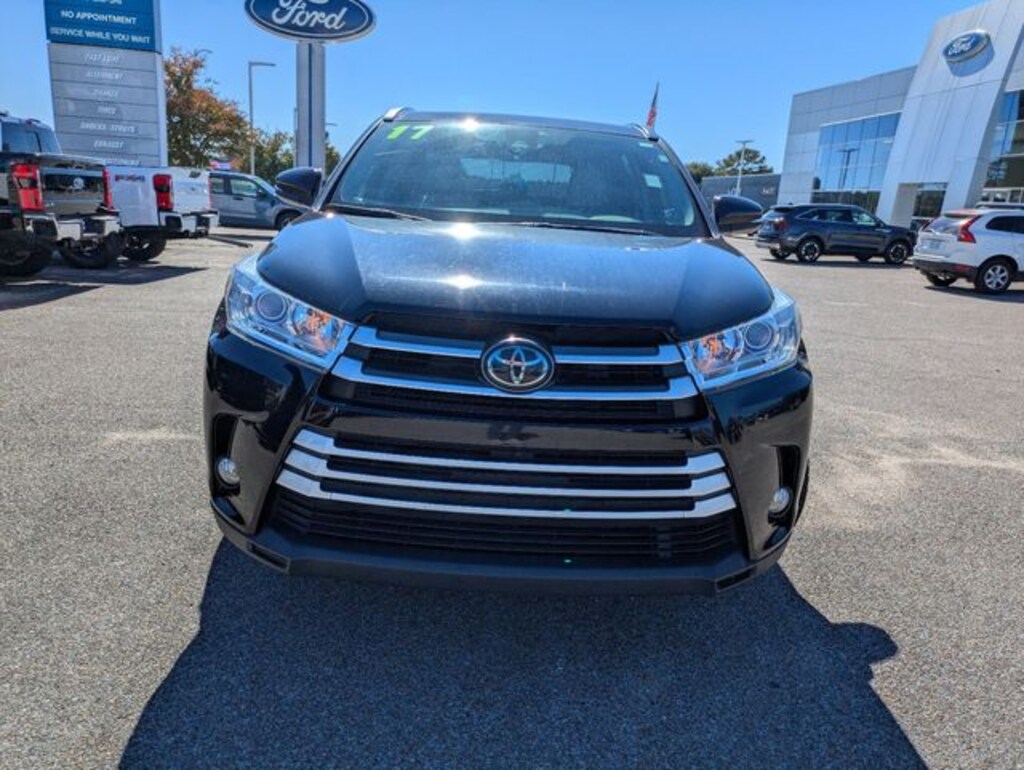 Used 2017 Toyota Highlander SUV